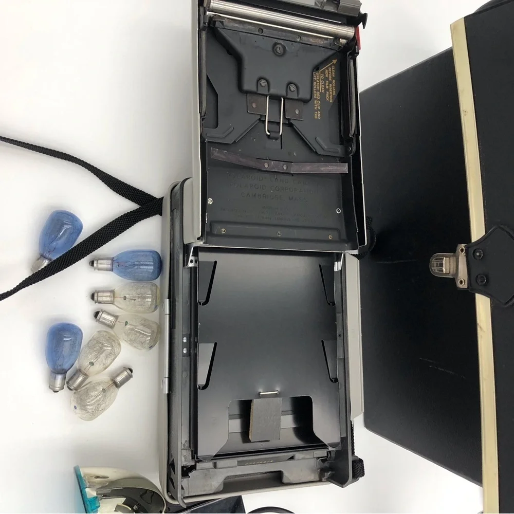 Vintage Polaroid 230 Land Camera